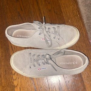 Light gray supergas